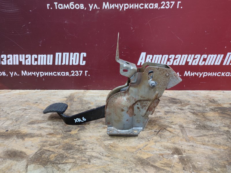 Педаль тормоза