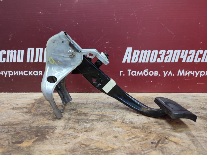 Педаль тормоза