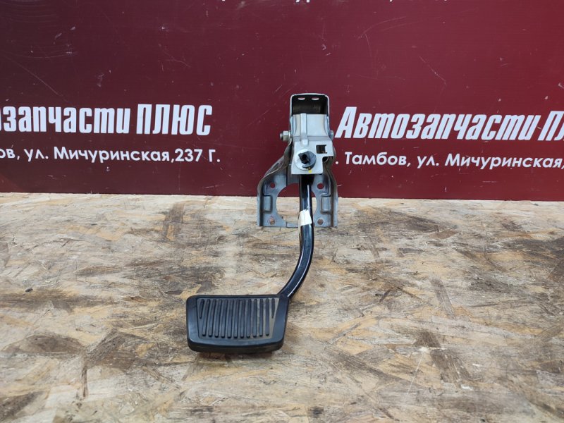 Педаль тормоза