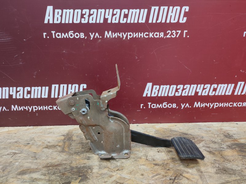 Педаль тормоза