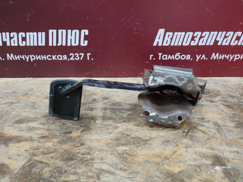 Педаль тормоза