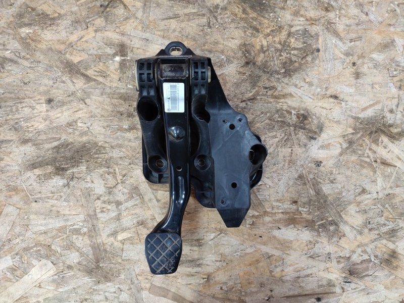 Педаль тормоза