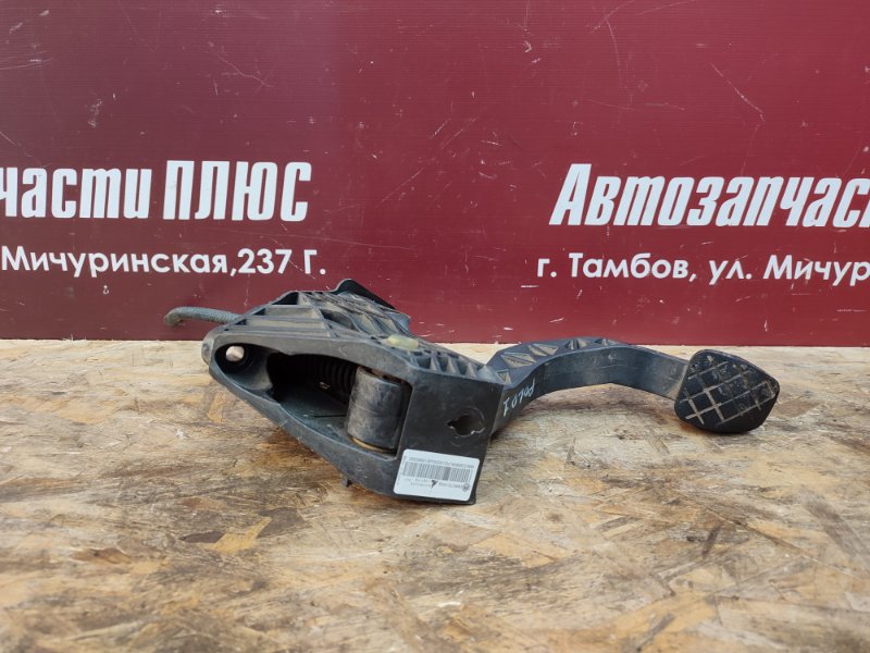 Педаль сцепления