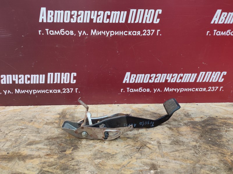 Педаль тормоза