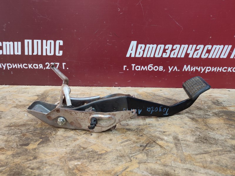 Педаль тормоза