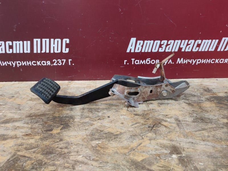 Педаль тормоза