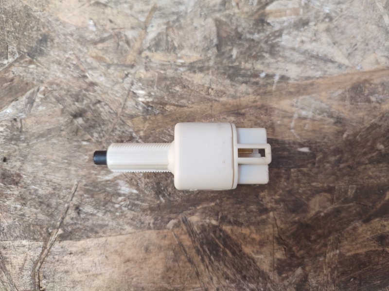 Датчик педали тормоза