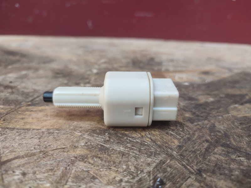 Датчик педали тормоза