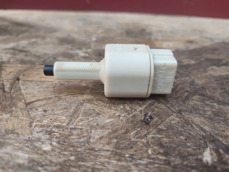 Датчик педали тормоза