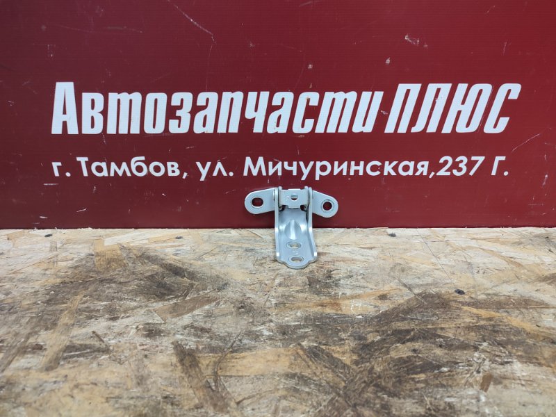 Петля двери