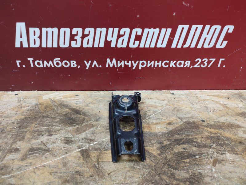 Кронштейн опоры двигателя