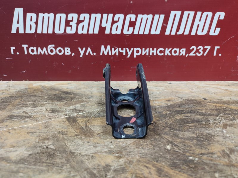 Кронштейн опоры двигателя