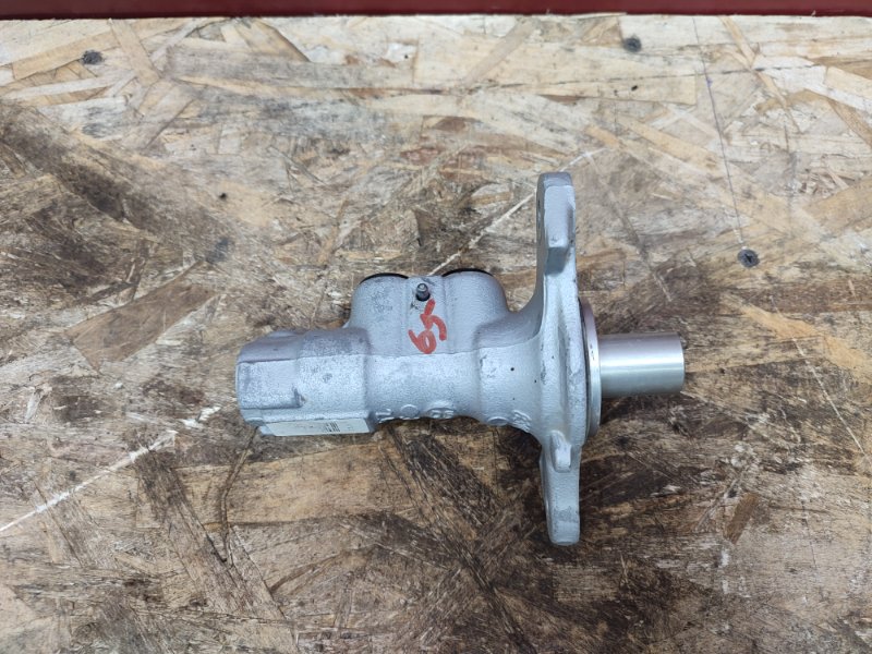 Главный тормозной цилиндр