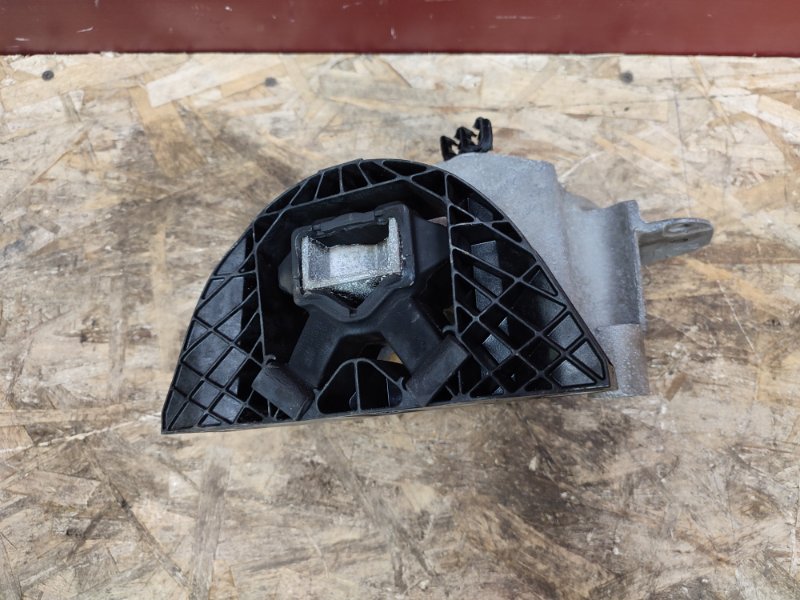 Опора двигателя