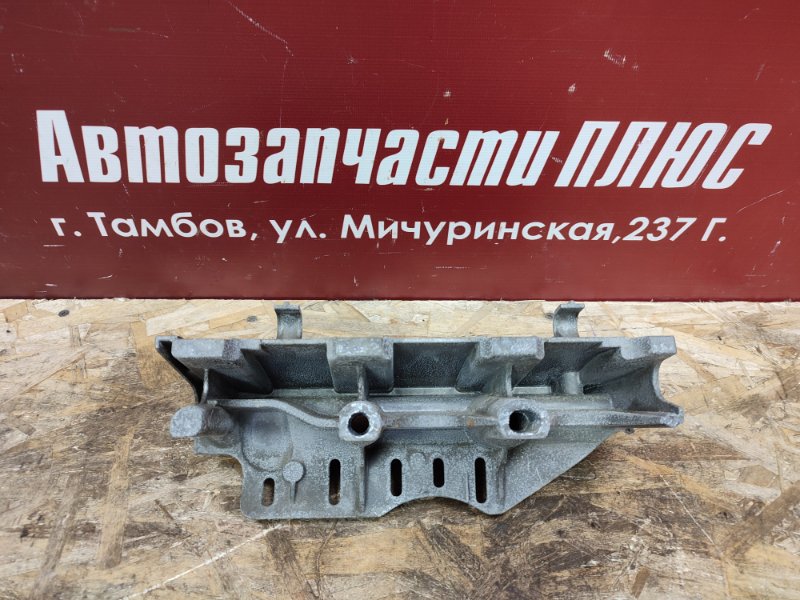 Кронштейн впускного коллектора