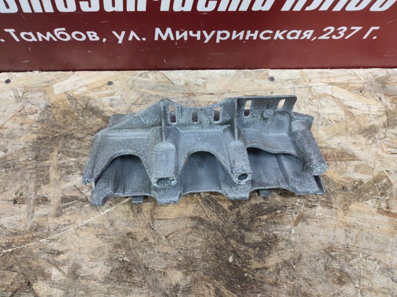 Кронштейн впускного коллектора