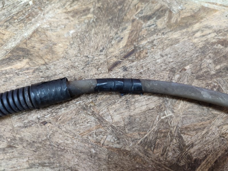 Клемма аккумулятора (минусовая)