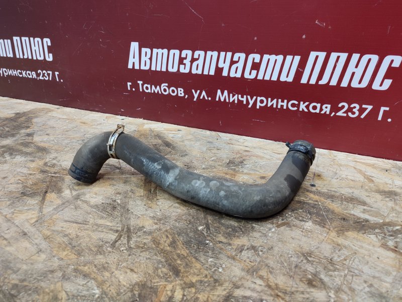 Верхний патрубок радиатора