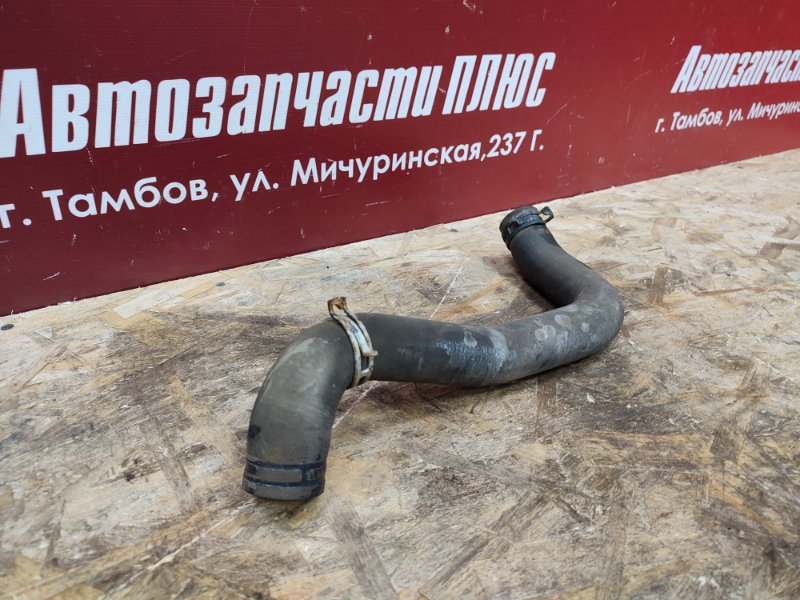 Верхний патрубок радиатора