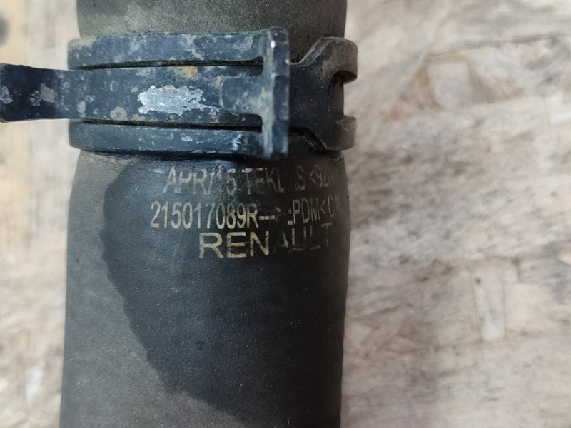 Верхний патрубок радиатора