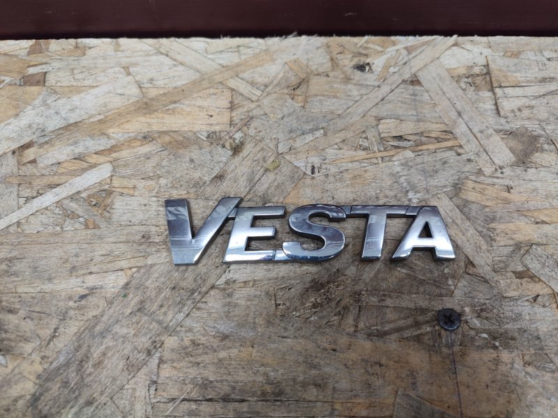 Эмблема крышки багажника