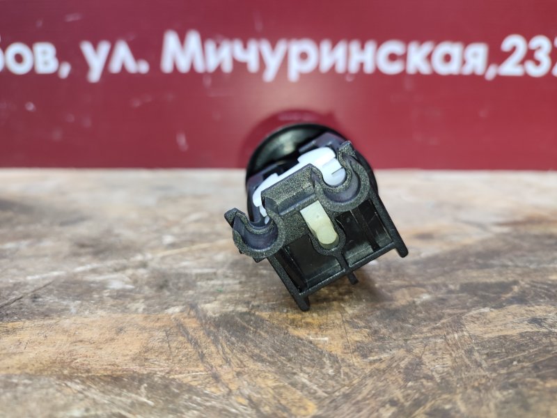 Кнопка корректора фар