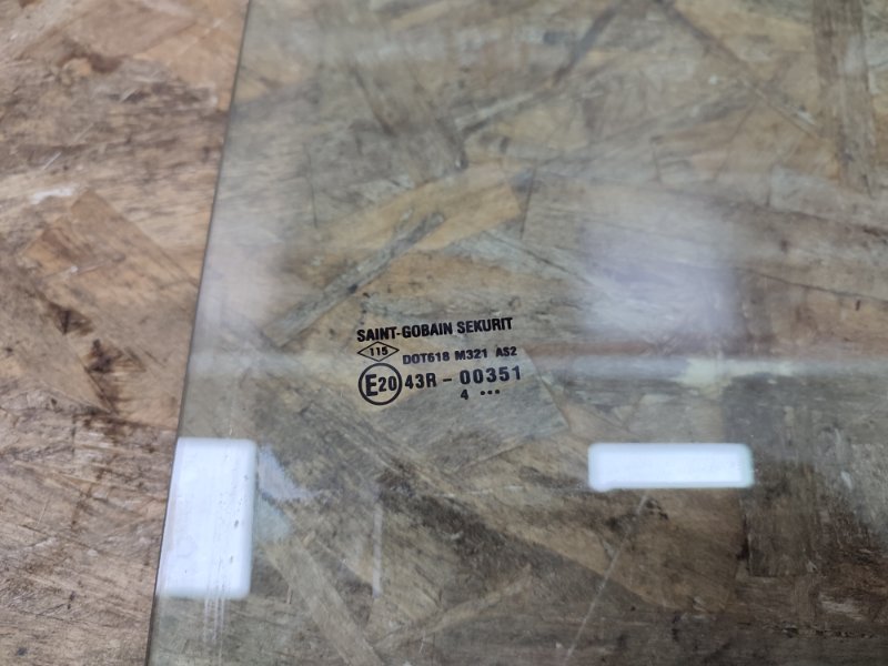 Стекло двери