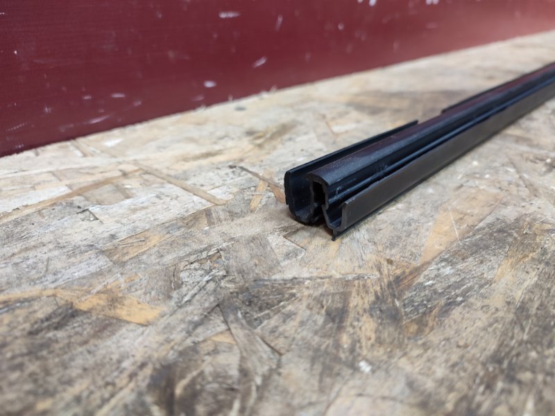 Уплотнитель стекла двери внутренний