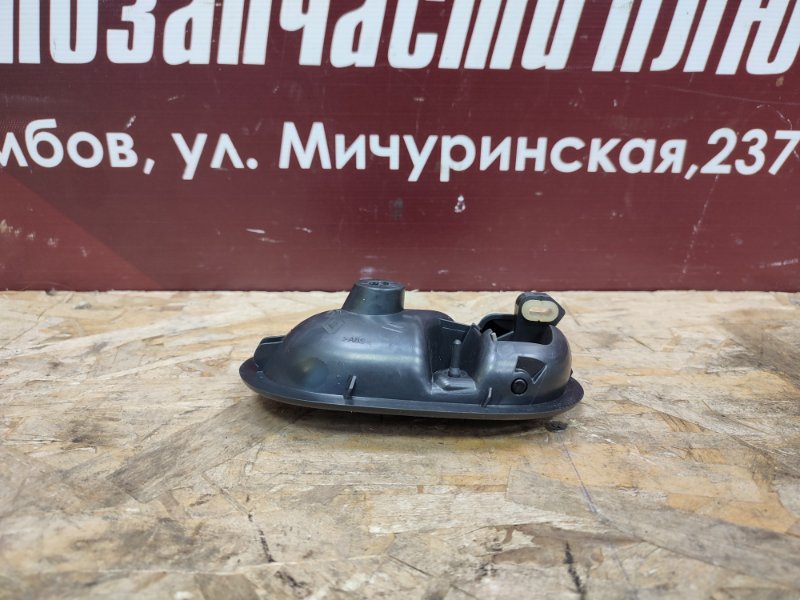 внутренняя ручка двери