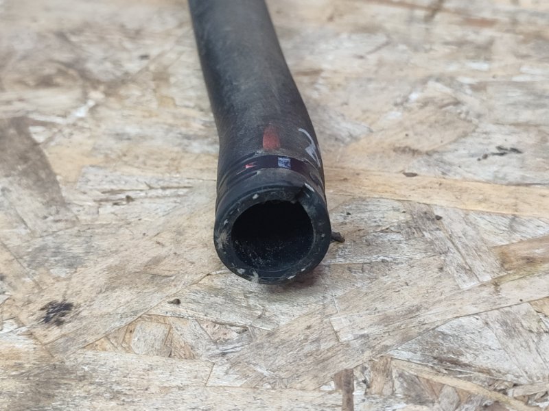 Патрубок радиатора