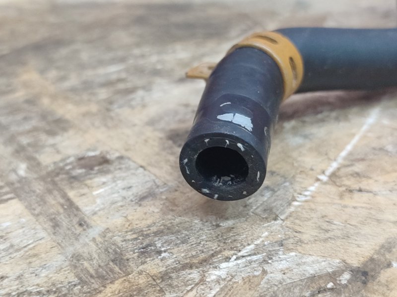 Патрубок радиатора