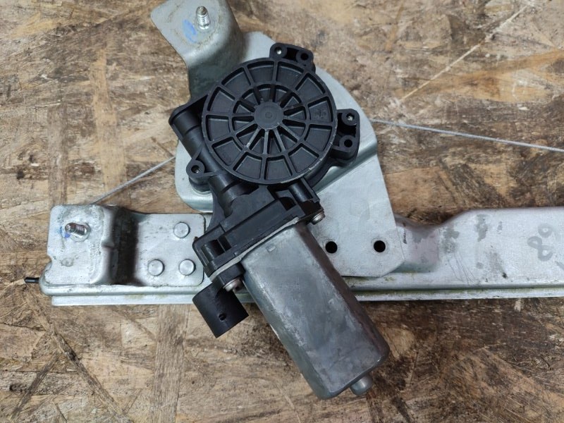 Стеклоподъемник    двери