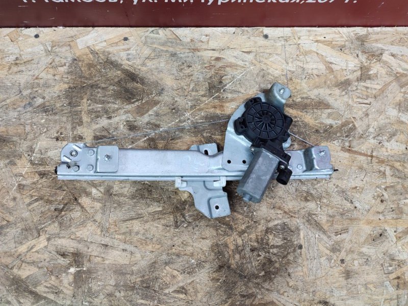 Стеклоподъемник    двери