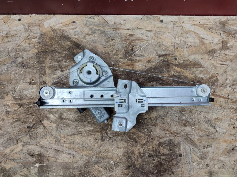 Стеклоподъемник    двери