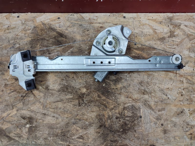 Стеклоподъемник    двери