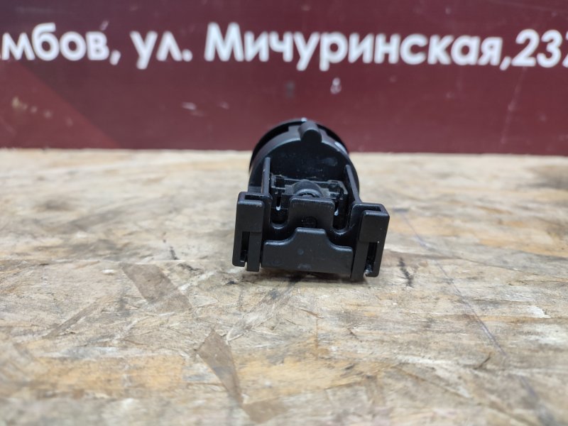 Кнопка корректора фар