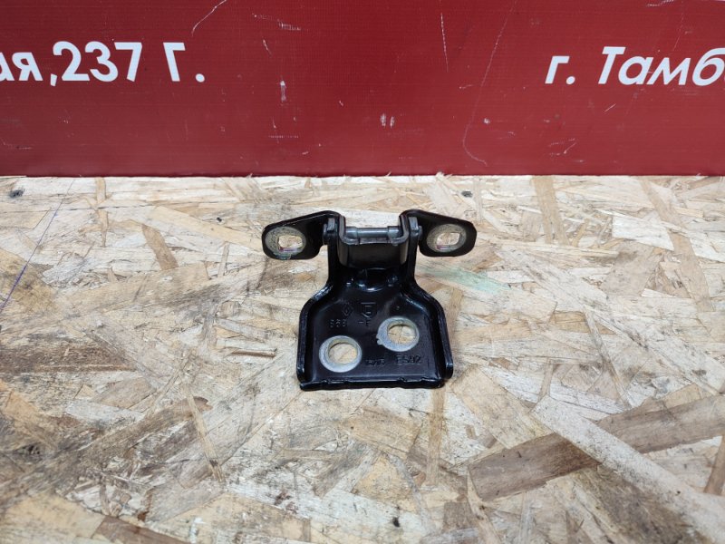 Петля двери