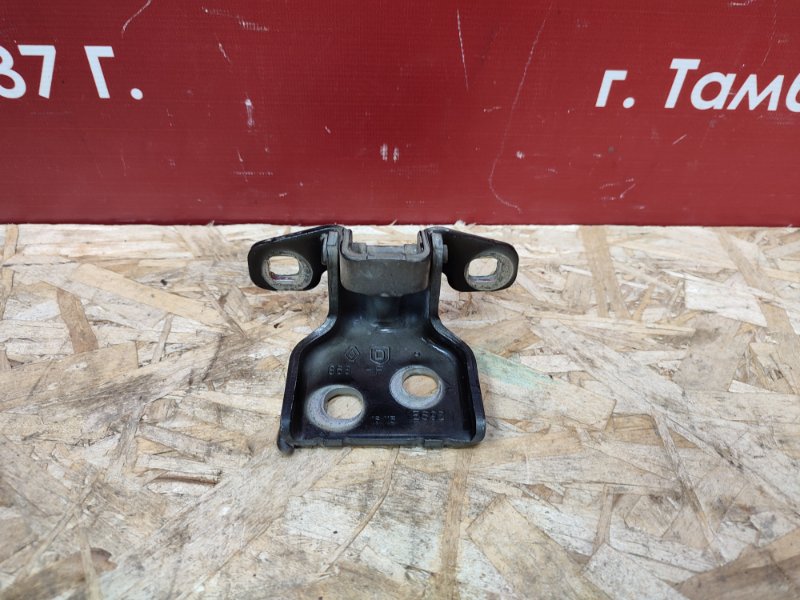 Петля двери