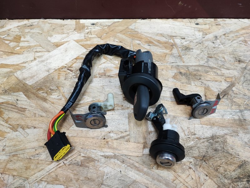 Комплект замков