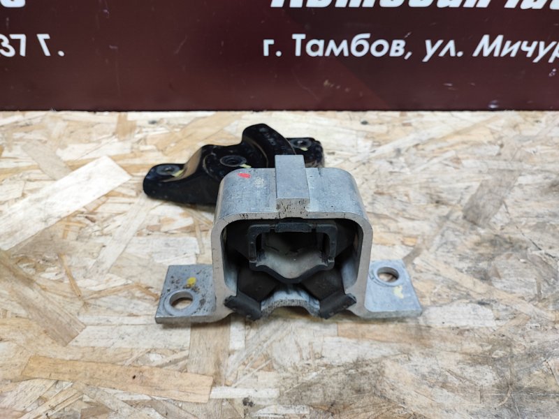 Опора двигателя