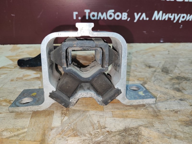 Опора двигателя