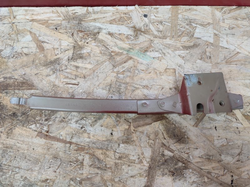 Направляющая стекла двери