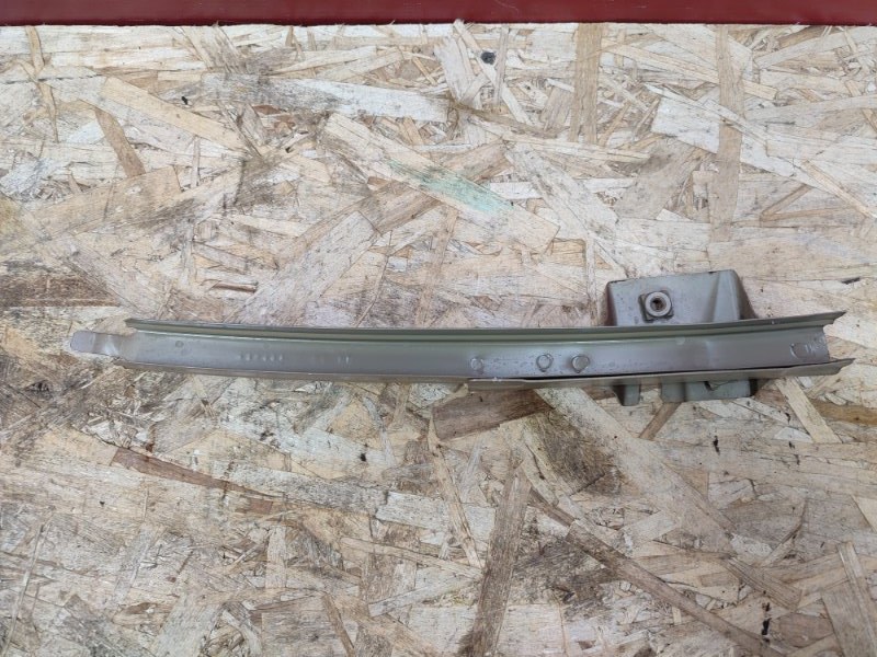 Направляющая стекла двери