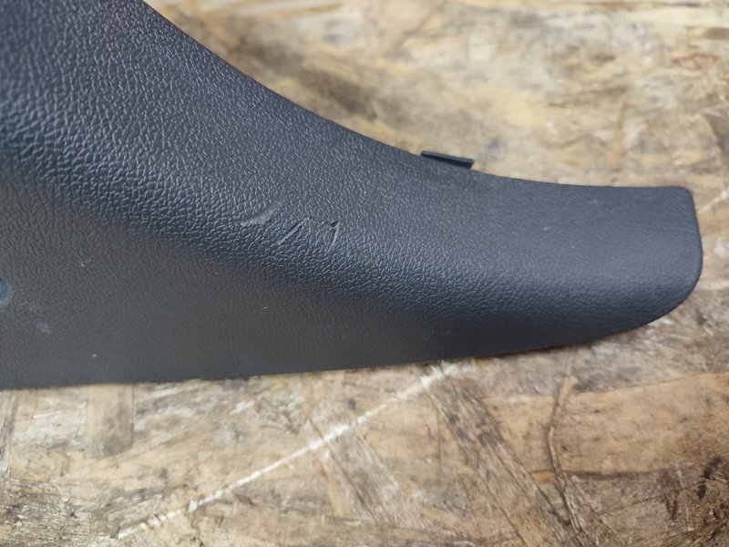 Обшивка средней стойки