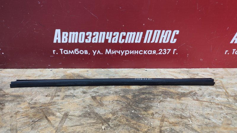 Уплотнитель стекла двери внутренний