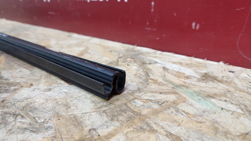 Уплотнитель стекла двери внутренний