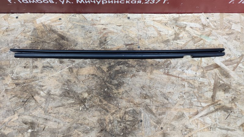 Уплотнитель стекла двери внутренний
