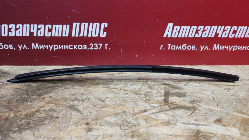 Направляющая стекла двери