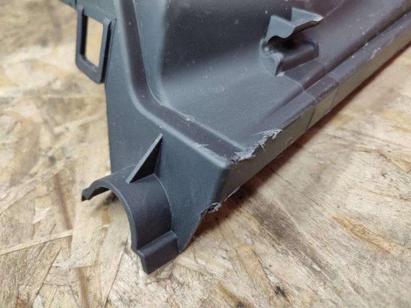 Крышка блока предохранителей