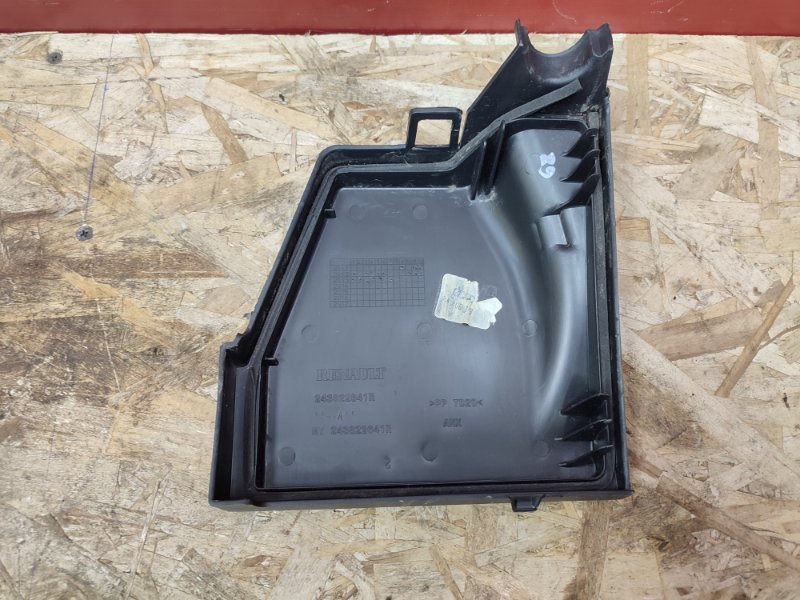 Крышка блока предохранителей